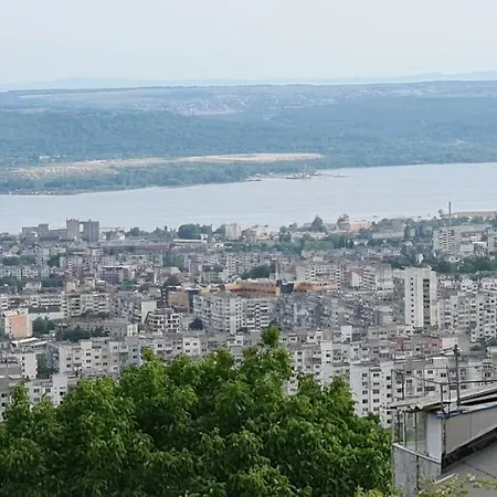 Infinity Sky 招待所 *