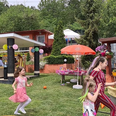 Infinity Sky 招待所 瓦爾納